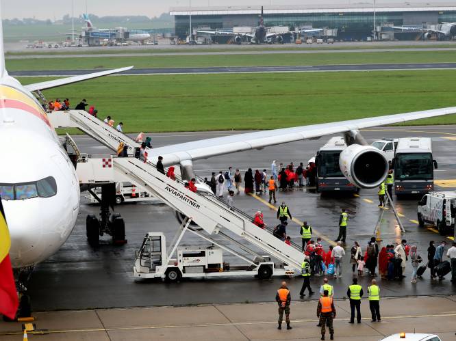 Nu ook tweede vliegtuig met geëvacueerden geland in Melsbroek: in totaal ruim 200 mensen aangekomen