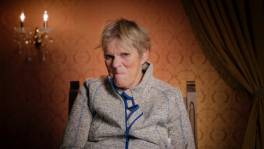 “Reputatieschade? Je m’en fous!”: Margriet Hermans gaat dwars tegen ...
