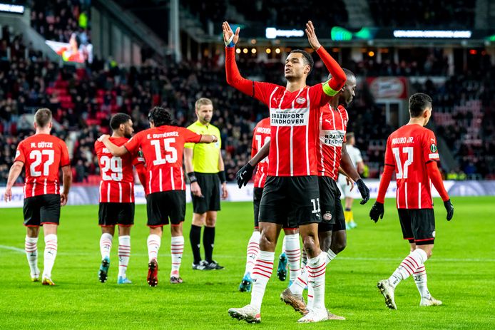 Cody Gakpo viert zijn goal.