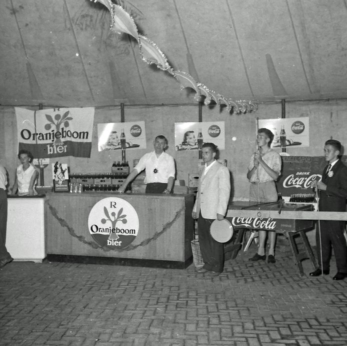 De Fancy Fair in de Eindhovense wijk Genderdal in 1959