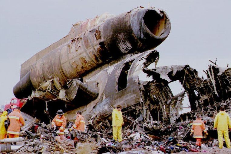 Resten van de Martinair DC-10 in Faro. Beeld anp
