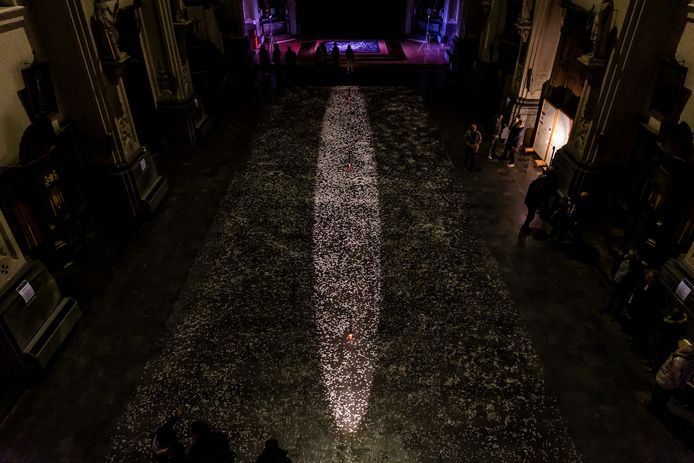 Vredesinstallatie in de Minderbroederskerk in Sint-Truiden.