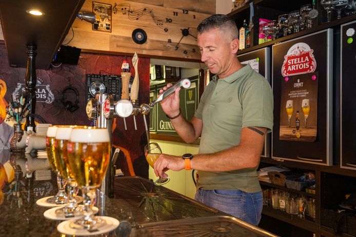 Dave Jacobs  van café Sportifke in Niel testte het vorig jaar uit: uit één vat haalde hij 175 pinten.