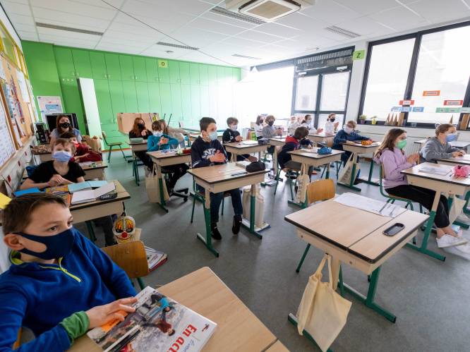 Erika Vlieghe: "Nog te vroeg om mondmaskers in de klas af te schaffen"