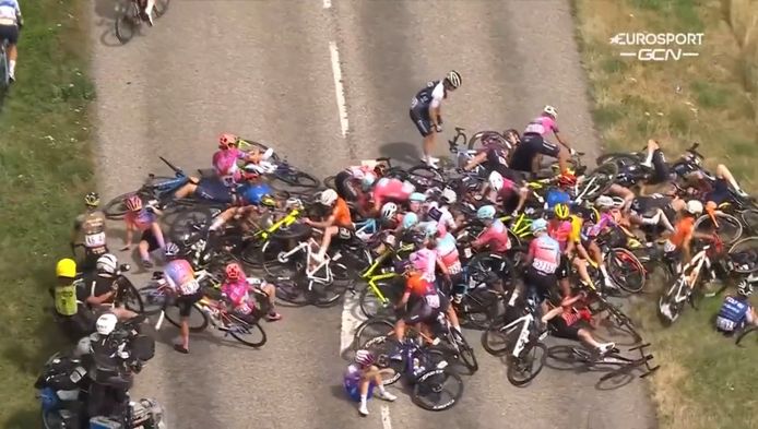 Chute massive sur la cinquième étape du Tour de France.
