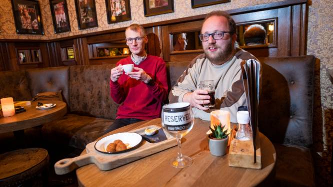 Geert uit Apeldoorn ontmoet nieuwe mensen in Autisme Café: ‘We zijn zoals we zijn’
