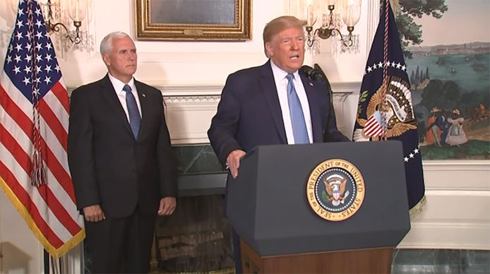 Donald Trump tijdens de persconferentie.