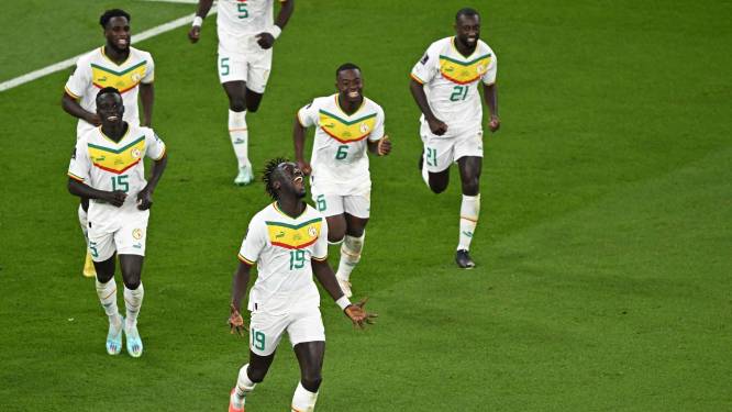 Uitgeschakeld Qatar maakt eerste WK-goal ooit, maar Senegal lijdt geen centje pijn in groep van Oranje
