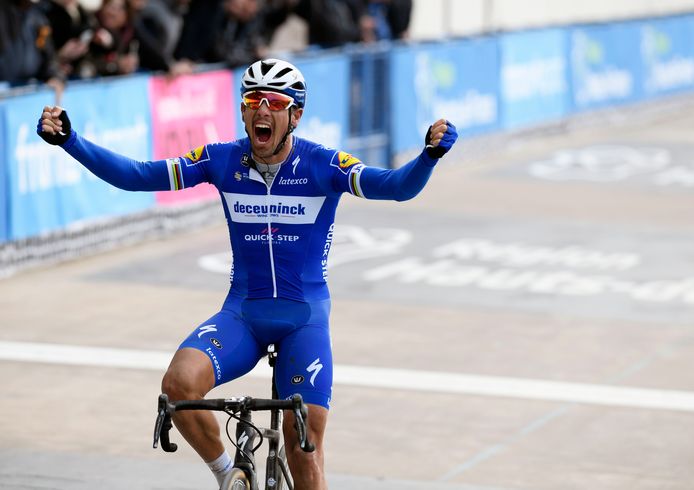 Philippe Gilbert won Parijs-Roubaix.