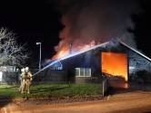 Uitslaande brand legt schuur in Oene volledig in as 