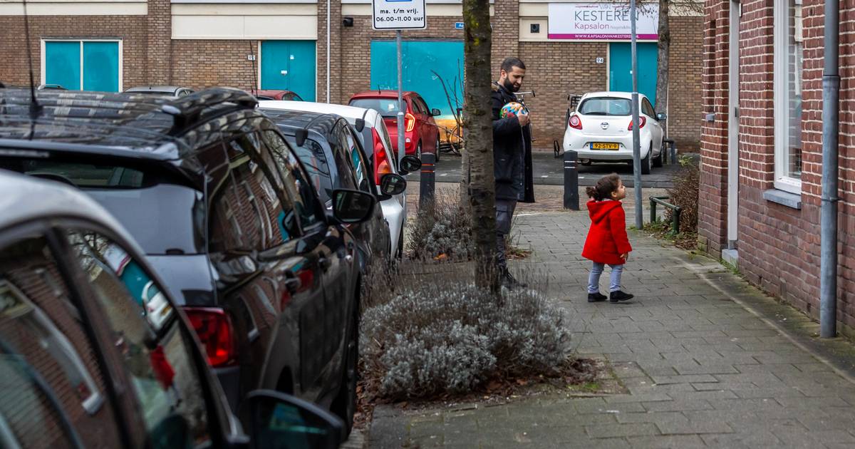 Utrecht Politicians Support Introduction of Paid Parking Citywide to Combat Parking Nuisance