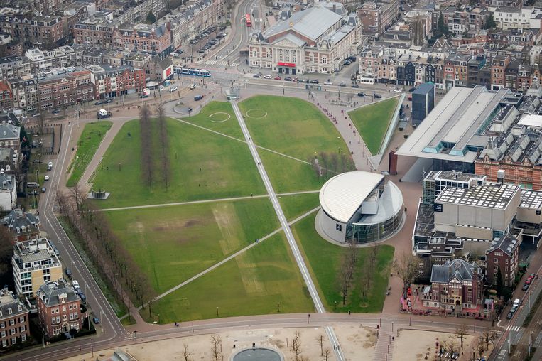 Zo ziet een verlaten Amsterdam er vanuit de lucht uit. Beeld ANP