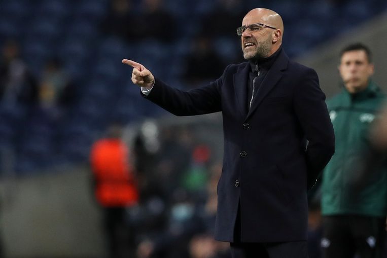 Peter Bosz trainde in het verleden onder meer Ajax, Dortmund, Leverkusen en Olympique Lyon. Beeld EPA