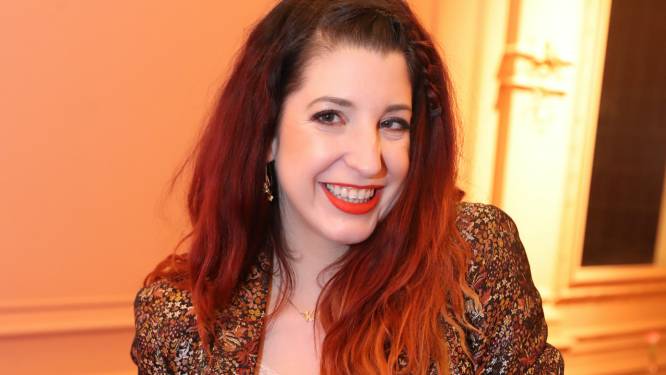 Net als Kaat Bollen werd ook Dieuwke (32) afgerekend op haar vrouwelijkheid: “Er is nog nooit een verband aangetoond tussen iemands kledij en vaardigheden”, zegt professor