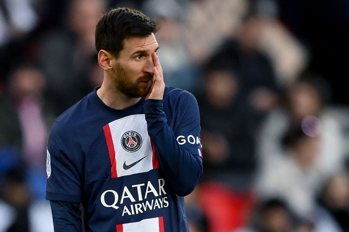 Verhoog jezelf Duiker Machtig L'Équipe: Lionel Messi vertrekt bij Paris Saint-Germain en ontvangt  grootste aanbieding ooit in het voetbal | Foto | AD.nl