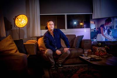 Rutger (30) uit Maasbommel doet mee aan SBS-programma: ‘Ik ben de lokale held op de camping’
