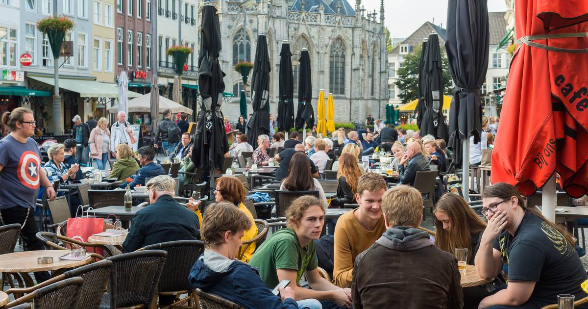 Geen tv-schermen op terrassen bij NAC-NEC: 'De horeca mag ...