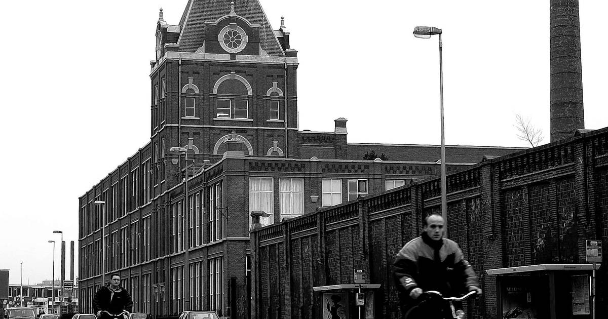 De muur van Jannink is geen muur meer, maar een ruïne Enschede