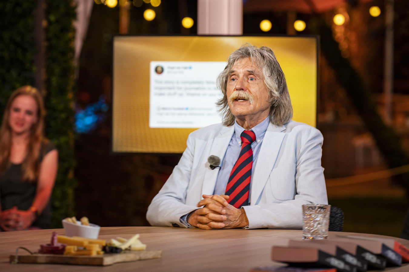 Johan Derksen noemde Visser een ‘falende vuilnisman’.