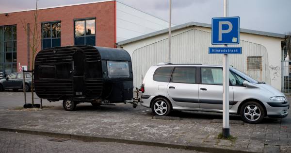 Mobiele daklozenopvang van Joshua gestolen in Tilburg: ‘Het wordt koud, ik hoop dat je hem terugbrengt'.