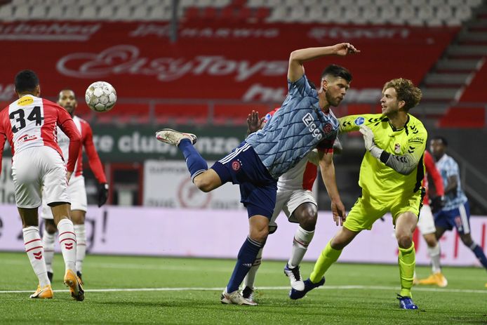 Lees terug: FC Emmen verliest van Ajax, maar weet voor eerst te scoren in  Amsterdam - RTV Drenthe