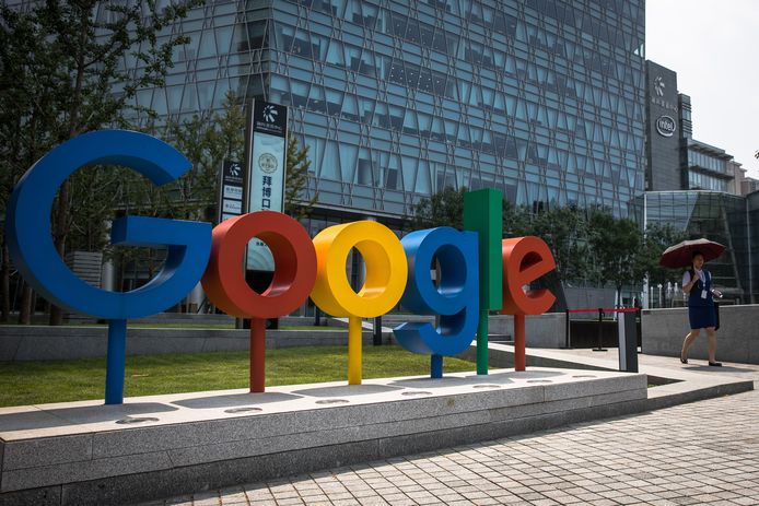 Het logo van Google bij een van de kantoren van de zoekmachine. Archiefbeeld.
