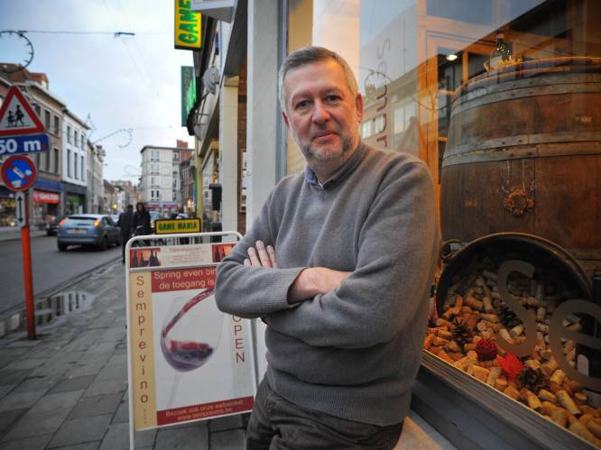 Eddy trekt deuren Semprevino achter zich dicht: “Winkel was op twee weken tijd uitverkocht”
