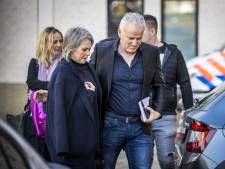 Misdaadslachtoffers steken kaarsjes aan voor Peter R. de Vries: ‘Dit is zo oneerlijk’