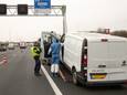 Onderzoek bij het busje op de A27.