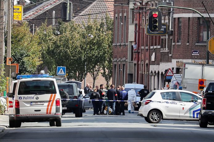 De Luikse politieagent raakte zwaargewond bij een schietpartij drie weken geleden.