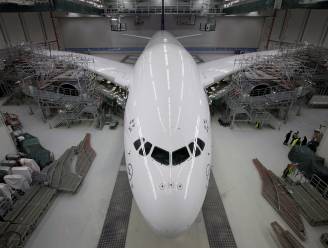 Airbus onttroont Boeing als grootste vliegtuigconstructeur