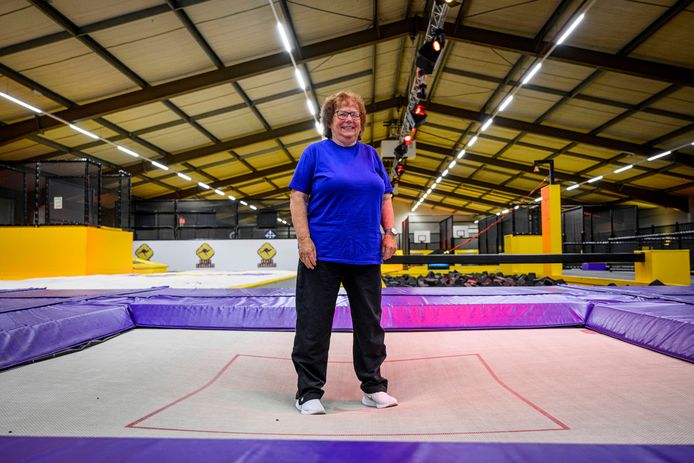 Denie Egelink neemt als 73-jarige gymdocente afscheid van haar werk. „Het is gewoon mijn sport en daar geef ik alles voor.”