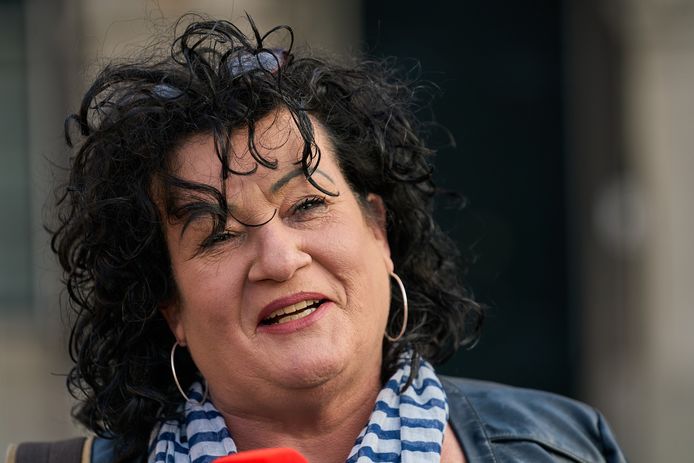 Caroline van der Plas (BBB) verlaat de Tweede Kamer na afloop van haar gesprek met verkenners Annemarie Jorritsma en Kajsa Ollongren.
