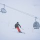 Eén vrouw overtreedt de regels, 5.000 mensen in quarantaine: de enorme gevolgen van een ‘onschuldig’ skireisje
