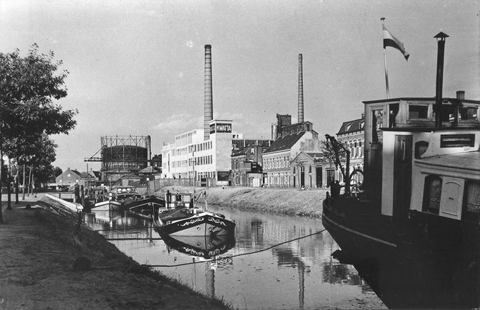 De chocoladefabriek van Kwatta in Breda in 1952.