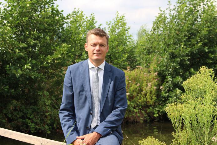 Burgemeester Evert Jan Nieuwenhuis van Waddinxveen gaat uitzoeken welke partijen Hendrik-Ido-Ambacht de komende vier jaar willen besturen.