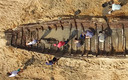 Een middeleeuws schip wordt geborgen door de archeologische werkgroep Expeditie Over De Maas.