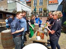 Cocktailmakers shaken erop los tijdens distillateursfestival in Schiedam