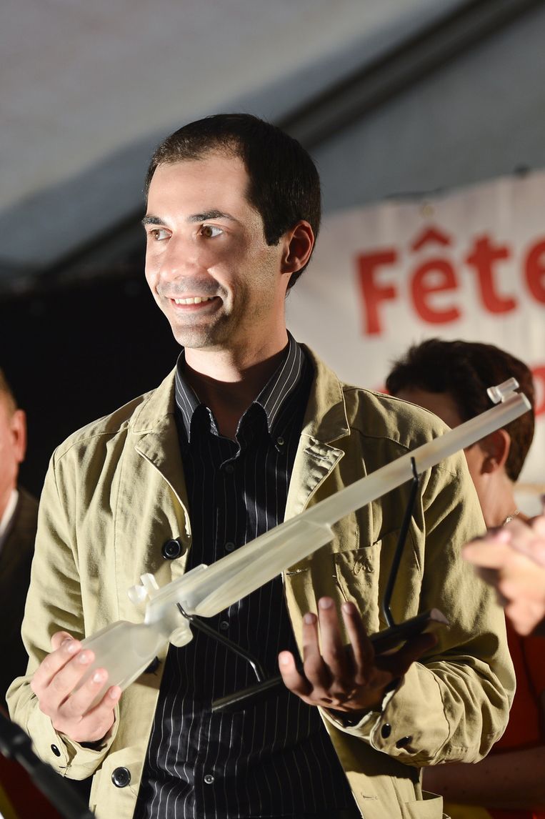 Lionel Cox gehuldigd als ereburger van Amay De