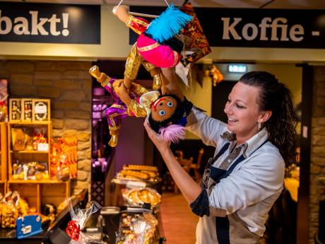Sintversiering verdwijnt uit straatbeeld: bakkerij met pietjes krijgt dreigmails