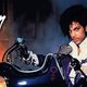 TV-UPDATE: Eén en Acht passen vanavond hun zendschema aan n.a.v. het overlijden van Prince