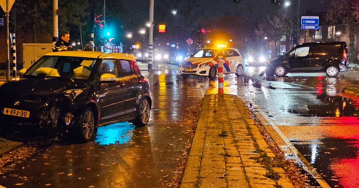 Gewonde bij ongeluk op Enschedese kruising.