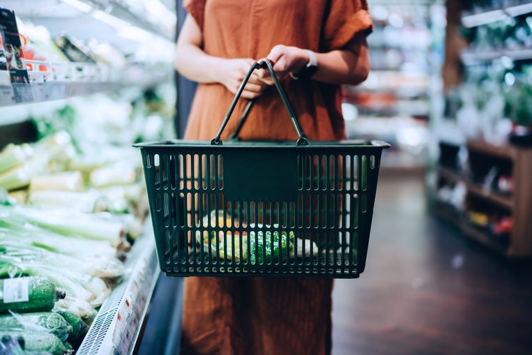 Geld besparen op boodschappen? Koop dan geen voorgesneden groente.  Beeld Getty Images