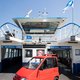 Keramieken Canta, hét symbool van Amsterdam-Noord, te zien op de pont tijdens het Amsterdam Ferry Festival