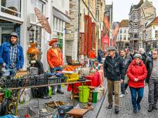 Bruisend Bergen? Leg wat kleedjes neer en verkoop oude meuk