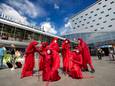 Vorig jaar april hield Extinction Rebellion ook al een demonstratie van bescheiden omvang bij Eindhoven Airport (archief).