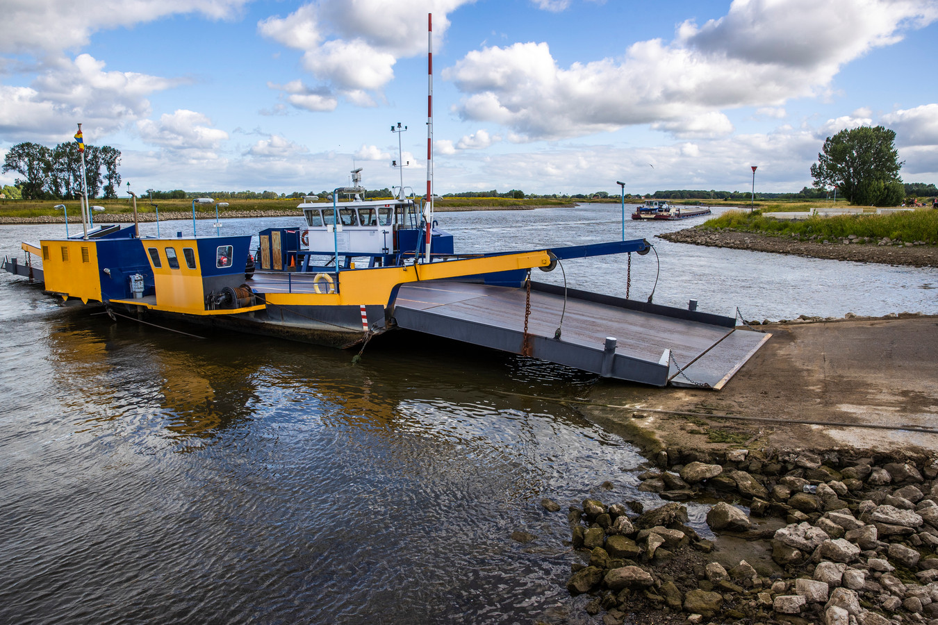 Olsterveer vanmorgen tijdelijk uit de vaart vanwege spoedreparatie ...