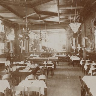 The bouillon is a successful Parisian concept that also caught on in Amsterdam around 1900 – and now it’s back