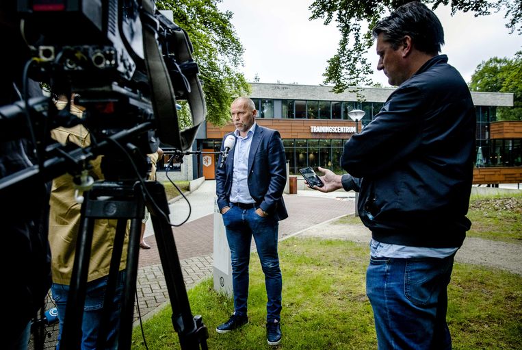 Nico-Jan Hoogma, directeur topvoetbal van de KNVB, geeft uitleg over het opstappen van Frank de Boer als bondscoach van het Nederlands elftal. Beeld ANP