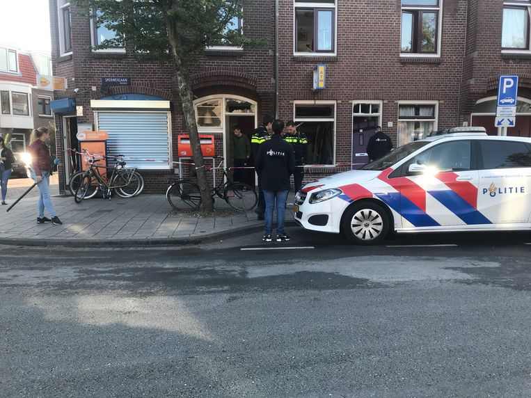 Geld op straat na plofkraak geldautomaat in Noord, verdachten gevlucht